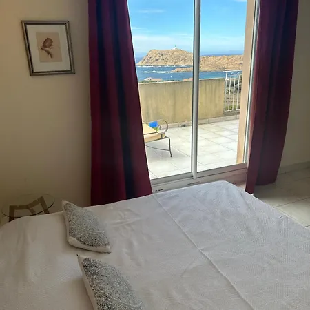 Vue L'Ile-Rousse (Corsica)
