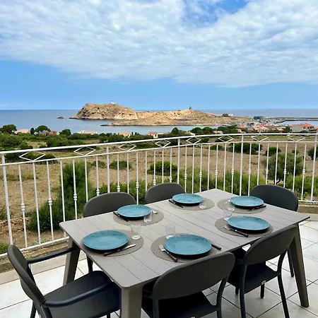 Vue * L'Ile-Rousse (Corsica)